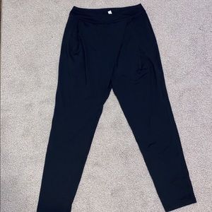 Lululemon Cross front